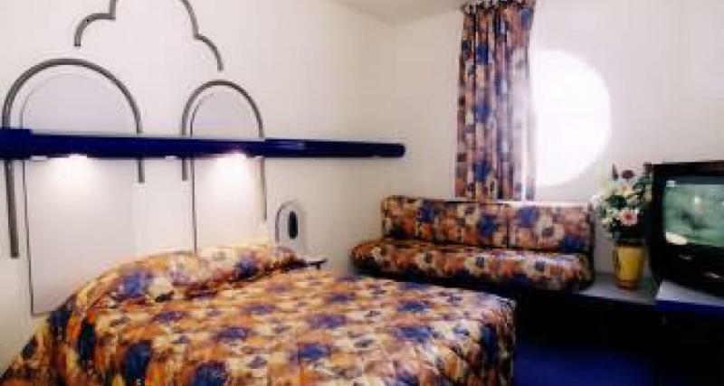 Ibis Budget Grigny Centre Экстерьер фото