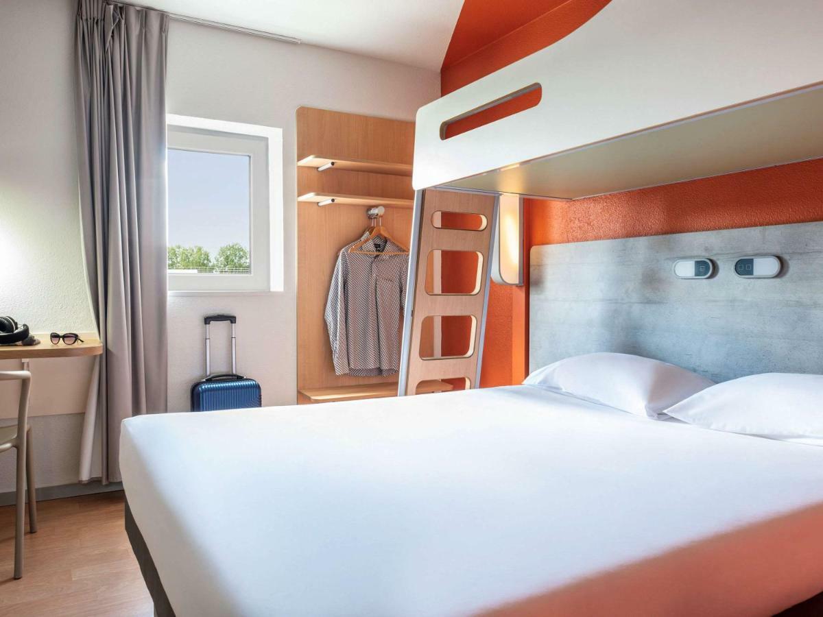 Ibis Budget Grigny Centre Экстерьер фото